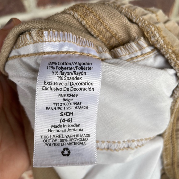 Ladies Beige Khaki Time And Tru Drawstring Elastic Waist Shorts Size Small - Picture 8 of 8